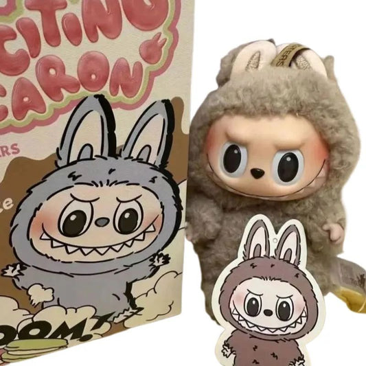 Boneco Labubu Sentado